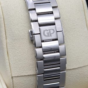 Mint 2021 Girard Perregaux Laureato Chronograph Blue Dial 81020-11-431-11A • 42mm - Image 3